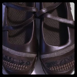 Skechers Brown slip-on Sneakers